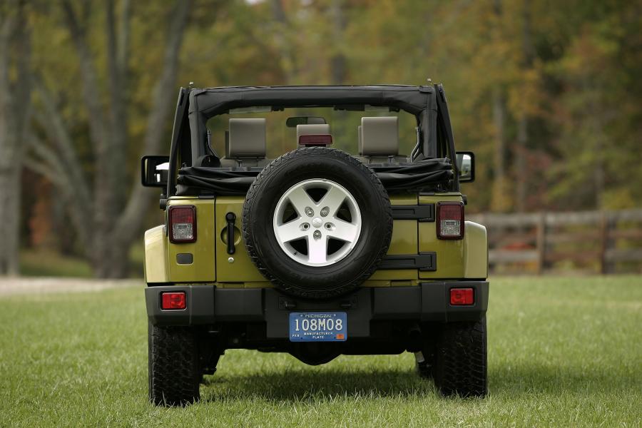  Jeep Wrangler Sahara Unlimited 2006 года  (фото 68 из 121)